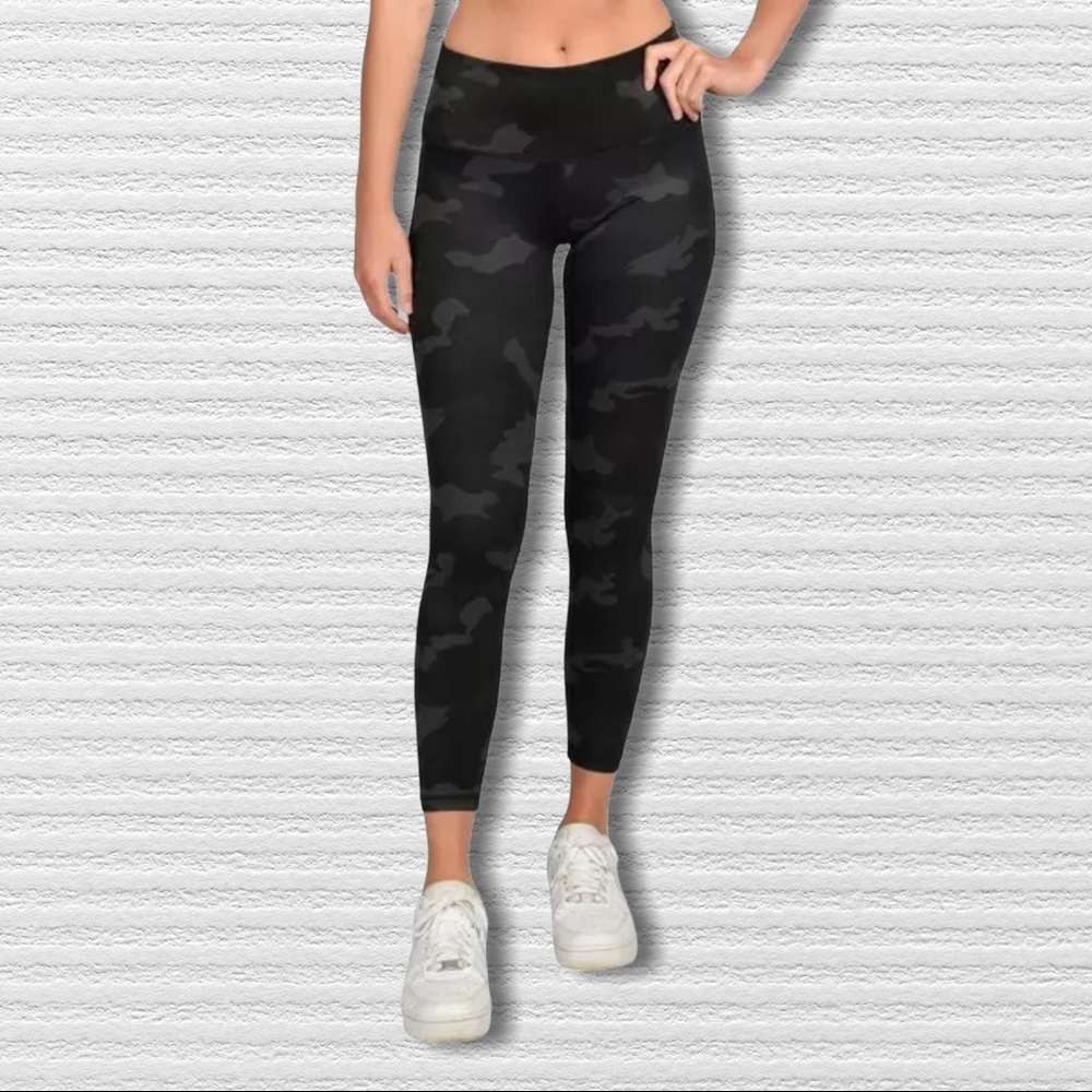 Yogalicious Lux Black Camo Leggings NWOT